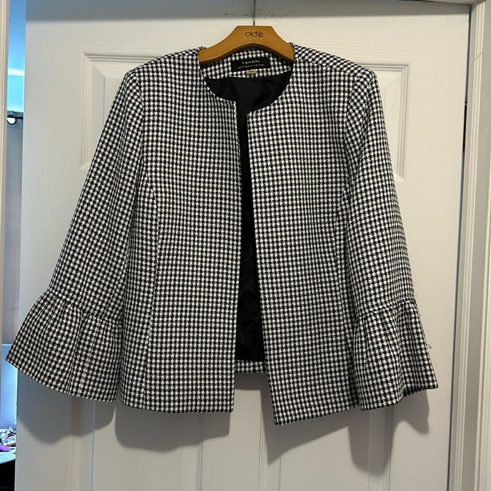 Tahari houndstooth jacket size 16